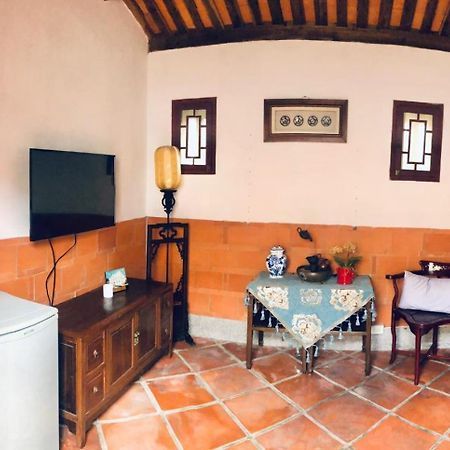 Red Tomato B&B Jinsha Екстер'єр фото